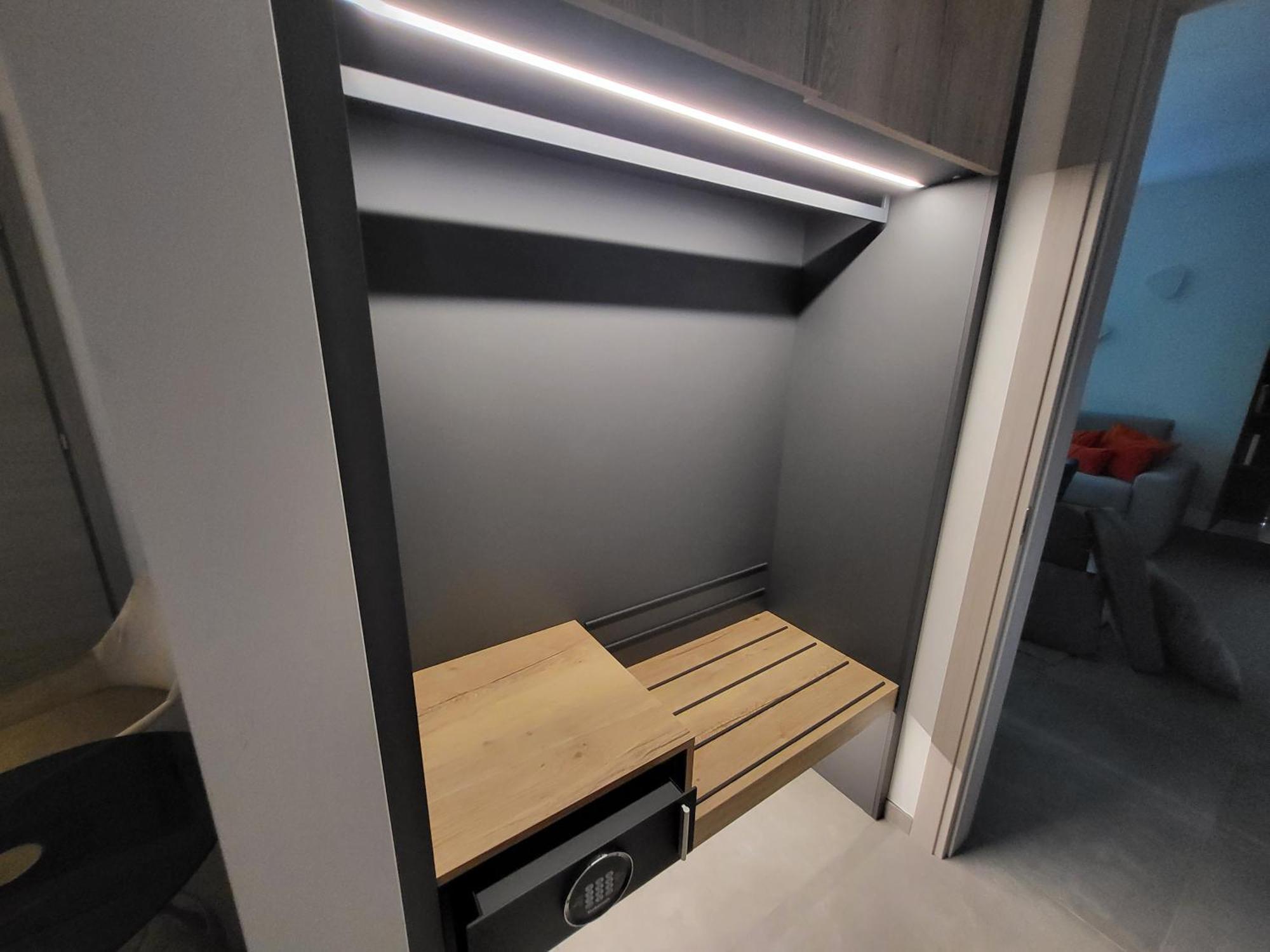 Attilio High Living Suites - Adults Only Torri Del Benaco Ruang foto
