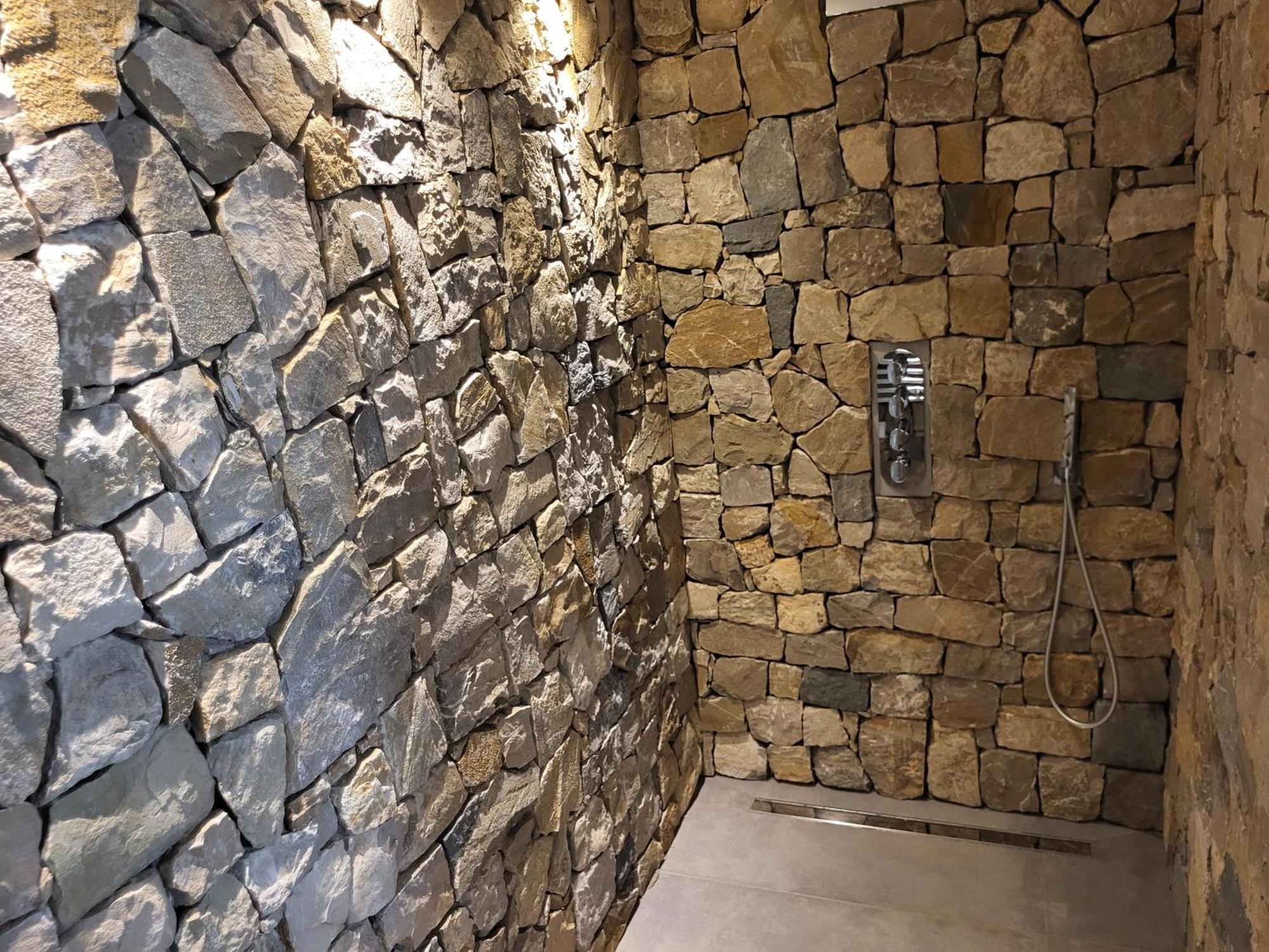Attilio High Living Suites - Adults Only Torri Del Benaco Ruang foto