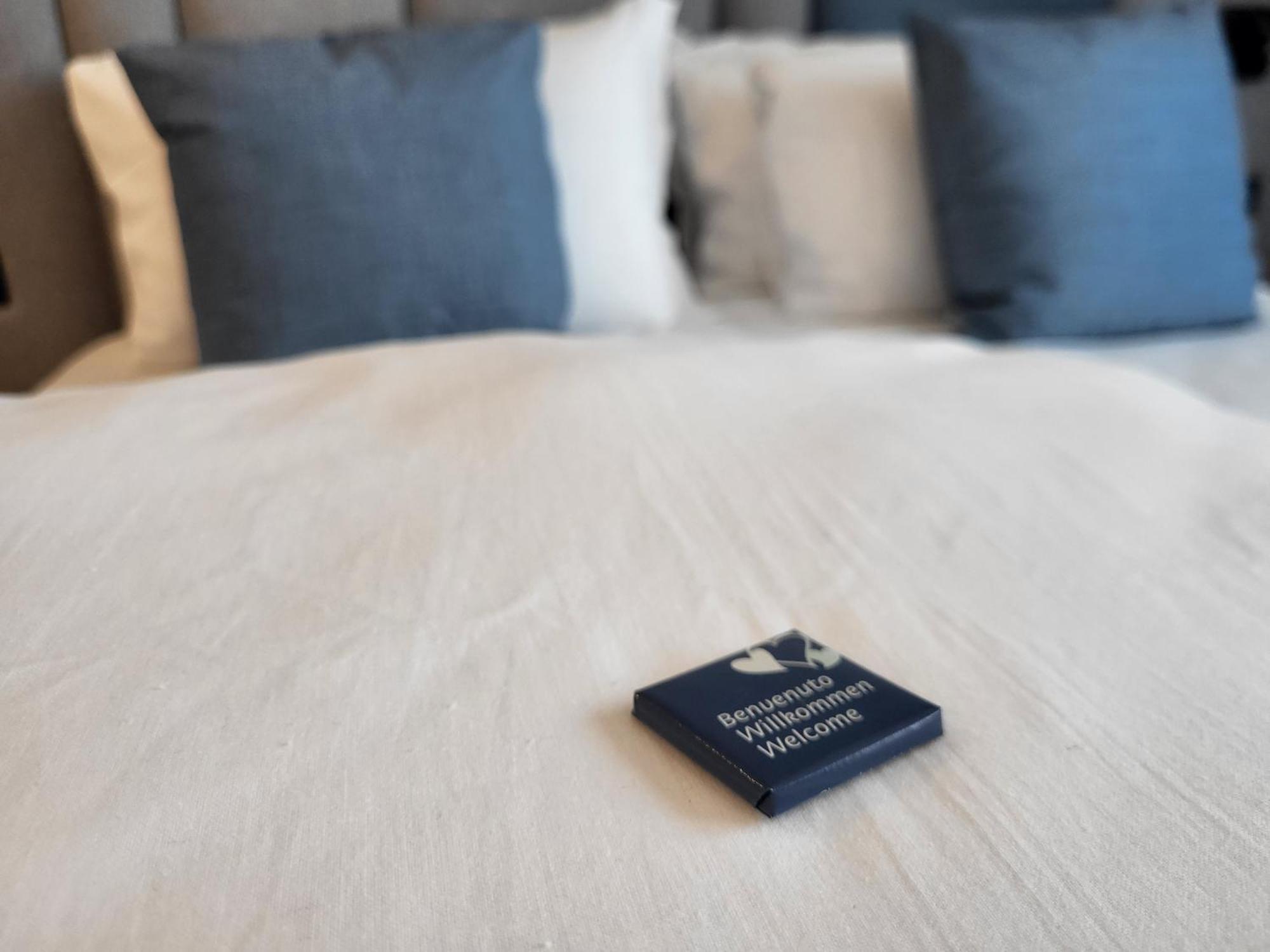 Attilio High Living Suites - Adults Only Torri Del Benaco Ruang foto