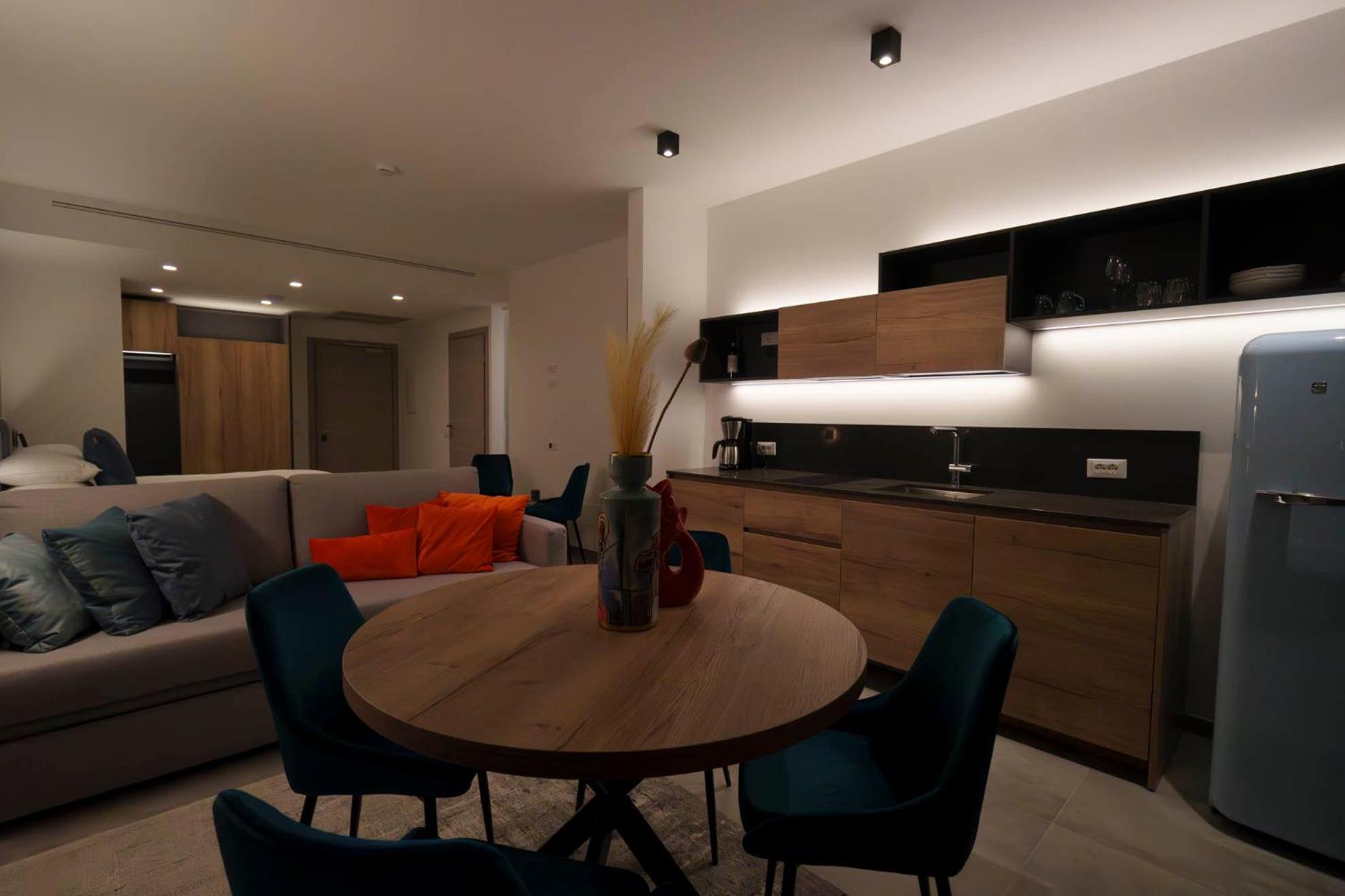Attilio High Living Suites - Adults Only Torri Del Benaco Bagian luar foto